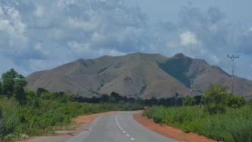 Dukung Pariwisata Pulau Moa, PUPR Perbaiki Jalan