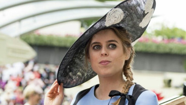 Putri Beatrice Liburan Bareng "Mak Comblang" Pangeran Harry Dan Meghan Markle Jelang Royal Wedding