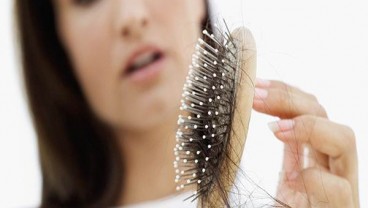 Rambut Rontok? Mungkin Anda Kekurangan Vitamin D