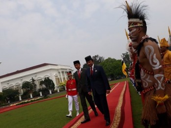 Jokowi-Sultan Hassanal Bolkiah Kompak Pakai Jas Motif Kotak-Kotak