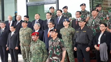 Kenakan Seragam Militer, Ini yang Dilakukan Presiden Jokowi & Sultan Hassanal Bolkiah di Mabes TNI