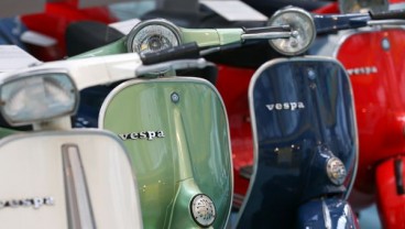 Anjar Gumelar, Bankir Pencinta Vespa