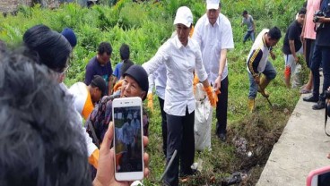 Rini Salurkan Padat Karya Tunai dan CSR Empat BUMN di Tarakan