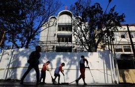 Polisi Jaga Rumah Ibadah di Manado