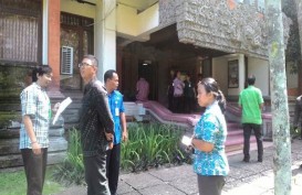 Tim Gegana Periksa Dua Kardus Mencurigakan di Depan Kantor Gubernur Bali