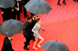 Kristen Stewart Pilih "Nyeker" di Festival Film Cannes