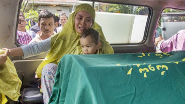 MAPOLDA RIAU DISERANG: Keluarga Belum Jemput 4 Jenazah Teroris