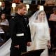 ROYAL WEDDING: Anggunnya Meghan Kenakan Tiara, Simak Detail Busana Pangeran Harry & Sang Istri