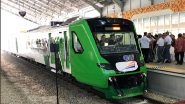 Kereta Bandara Minangkabau Diresmikan, Jokowi: Tiketnya Murah Sekali