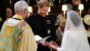 ROYAL WEDDING: Cincin Kawin, Pangeran Harry Dobrak Tradisi Kerajaan Inggris