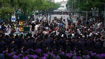Warga Thailand Demo Menentang Pemerintah Junta Milter