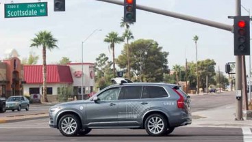 Pasca Tabrakan dengan Pejalan Kaki, Uber Hentikan Uji Coba Swakemudi di Arizona