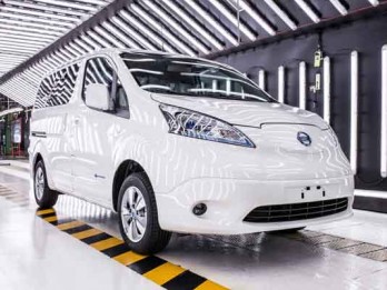 Nissan Mulai Pengiriman Global Van Listrik Generasi Terbaru e-NV200