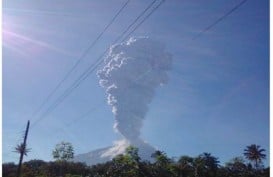 ERUPSI MERAPI: Radius 3 Km dari Puncak Gunung Dikosongkan, Warga Diminta Waspada