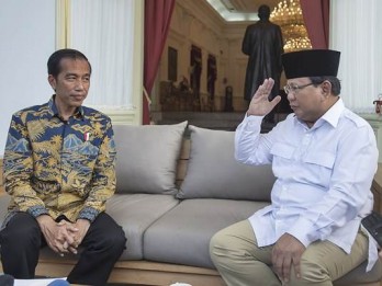 Survei Charta Politika: Elektabilitas Jokowi di Jabar Ungguli Prabowo