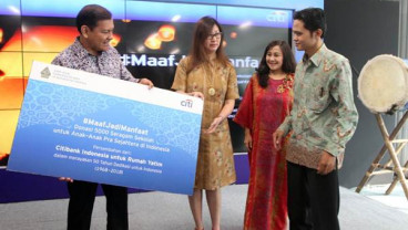 Citi Indonesia Serahkan Donasi Seragam Sekolah