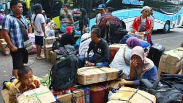 Kemenhub Berangkatkan Pemudik di Silang Monas