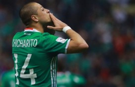 Piala Dunia 2018: Chicharito Bantah Timnas Meksiko Pesta Bareng Wanita Panggilan