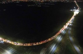 MUDIK LEBARAN 2018: Gerbang Tol Macet 5 Km, Pemudik Gratis Biaya Tol