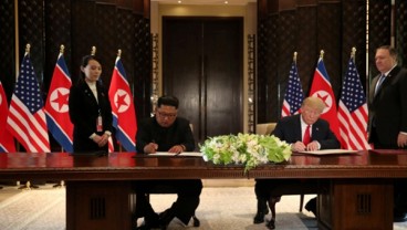  KTT AS-KOREA UTARA: Trump & Kim Teken Dokumen di Akhir Pertemuan Bersejarah