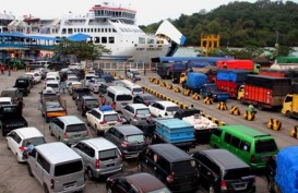 Antrean Kendaraan Pemudik di Pelabuhan Merak Capai 8 KM