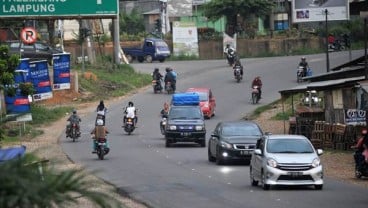 Banyak Jalan Berlubang, Pemudik Diimbau Berhati-hati Saat Lintasi Jalan Lintas Sumatra