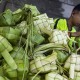 Berburu Selongsong Ketupat