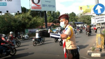 Amankan Mudik, Pramuka Rela Lebaran di Jalan