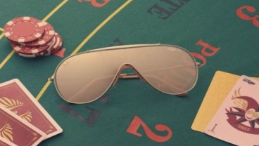 Ray-Ban Produksi Kacamata Berlapis Emas 24 Karat