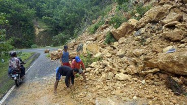 ARUS BALIK LEBARAN 2018: Sejumlah Titik di Jalur Pacitan—Yogya Padat, Pemudik Agar Waspada di Bukit Cinomati