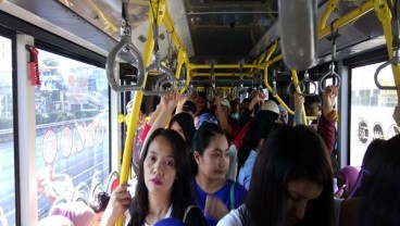 MUDIK LEBARAN 2018: Pengguna Bus Transjakarta ke Ragunan Melonjak 42,35%