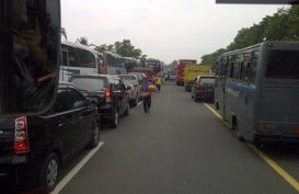 Sejak Sore, Jalur Anyer Macet Panjang  