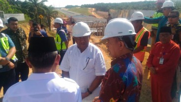 Tinjau Proyek Tol, Plt Gubernur Riau Bahas Kendala Pembebasan Lahan