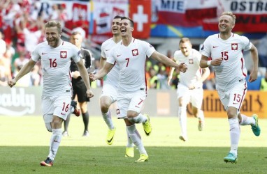 Timnas Polandia Kena Denda FIFA Gara-gara Spanduk Suporter