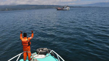 KM SINAR BANGUN TENGGELAM: Ditemukan Objek Seperti Kapal