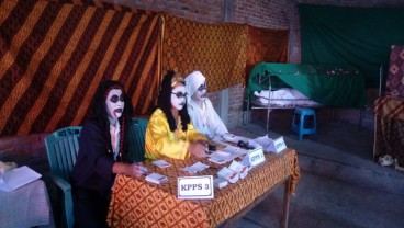 Ketika Pocong dan Kuntilanak Layani Pemilih di TPS Gunung Brintik Semarang