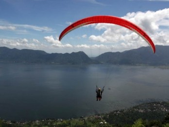 Kejurnas Paralayang di Sulut Memasyarakatkan Olahraga Dirgantara