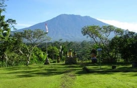 Gubernur Bali : Aktivitas Gunung Agung Mulai Menurun, Warga Kembali ke Rumah Masing-Masing