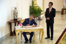 Jokowi Kenang Pengalaman Disopiri Mahathir dengan…
