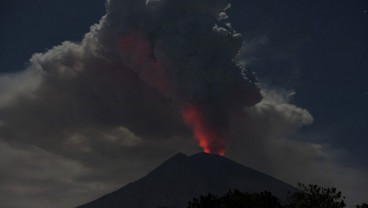 Abu Vulkanik Gunung Agung Mengarah ke Barat Laut, Bandara Ngurah Rai Dibuka