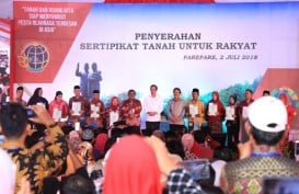 Jokowi Serahkan 5.000 Sertifikat Tanah di Parepare