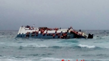 Lambung Bocor, Feri KM Lestari Maju Tenggelam di Selayar