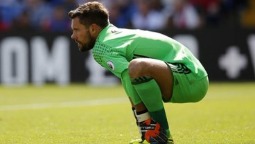 Watford Gaet Kiper Ben Foster dari West Bromwich Albion