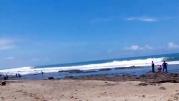 Menikmati Pesona Pantai Manalusu Garut