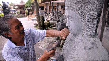 Pematung dari Cileunyi Bikin Patung Seukuran Semut Hitam