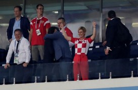 Grabar Kitarovic, Presiden Kroasia Curi Perhatian di Piala Dunia 2018