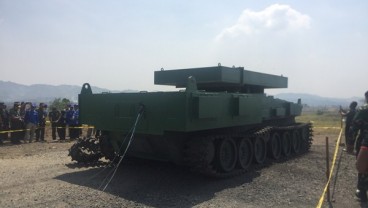 Pindad Uji Ledak Tank Medium Dengan Bom Ranjau