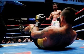Andalkan Southpaw, Manny Pacquiao Kembali Menang KO Setelah 9 Tahun
