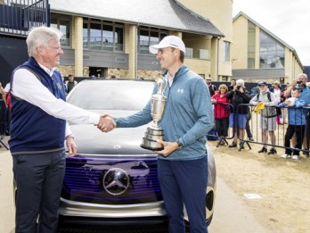 Mercedes-Benz Tampilkan Masa Depan Elektromobilitas di Ajang Golf Open ke-147