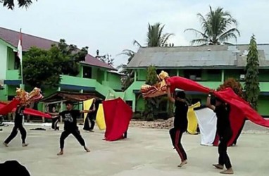 Duta Seni Lampung Pentaskan Ratu Ali di Prambanan